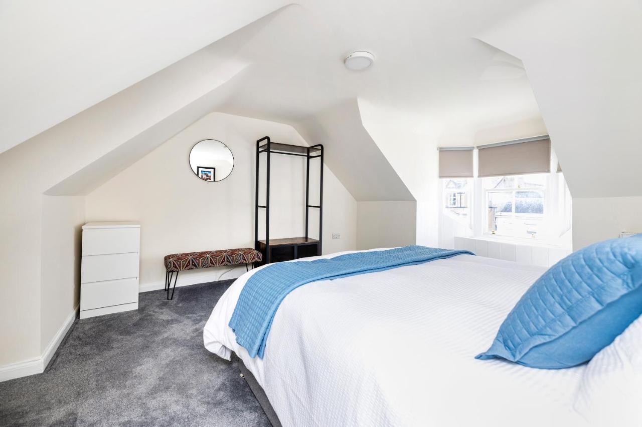 2 Bedroom Apartment On Peebles High Street エクステリア 写真