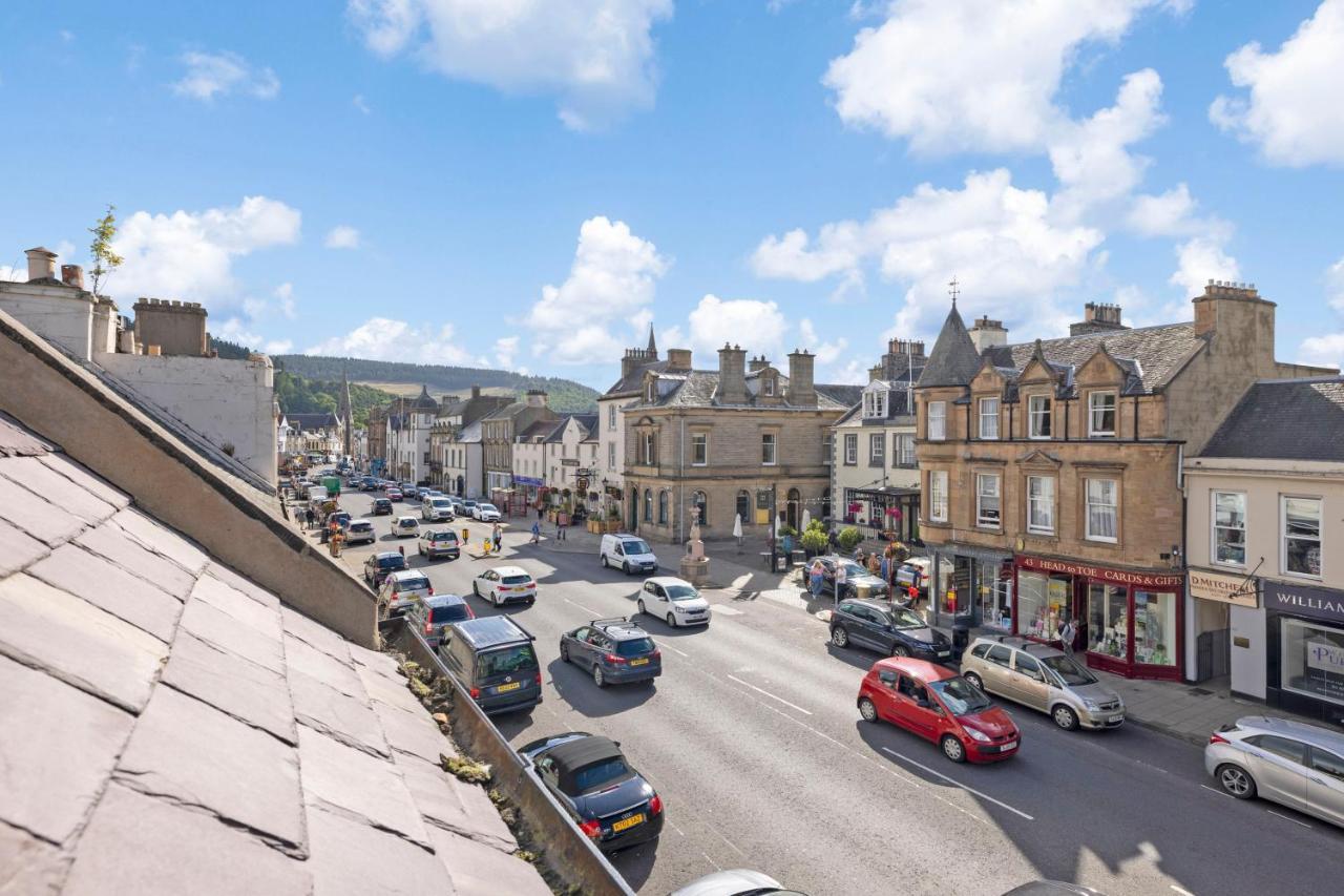 2 Bedroom Apartment On Peebles High Street エクステリア 写真